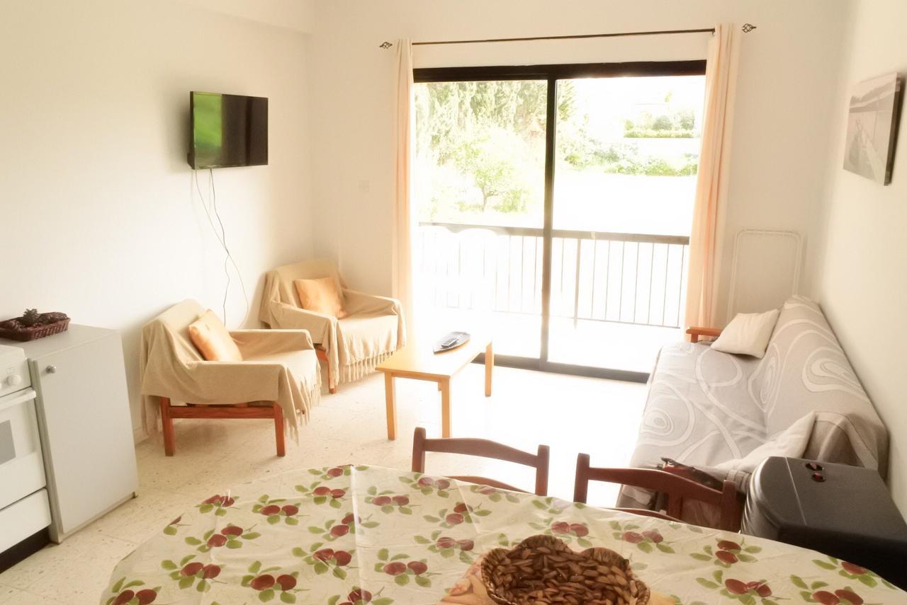 Kissonerga Beach Apartment Paphos Exterior foto